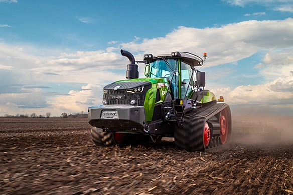 Save with low financing rates on Fendt high-horsepower VarioMT series tracked tractors.